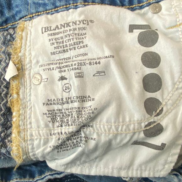 Blank NYC Blue Denim Raw Hem Embroidered Cut Off Hiker Jean Shorts SZ 26 (2) - Picture 9 of 10